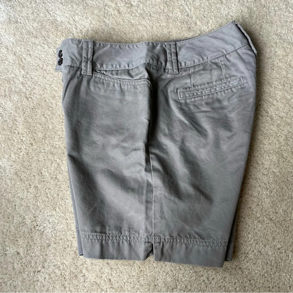 ✨EDDIE BAUER Women’s Mercer Fit Brown Shorts - Size 4 - VGUC - 100% Cotton - Picture 2 of 7